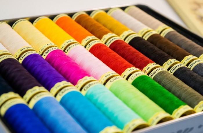 Set De Hilos De Colores Para Maquinas De Coser
